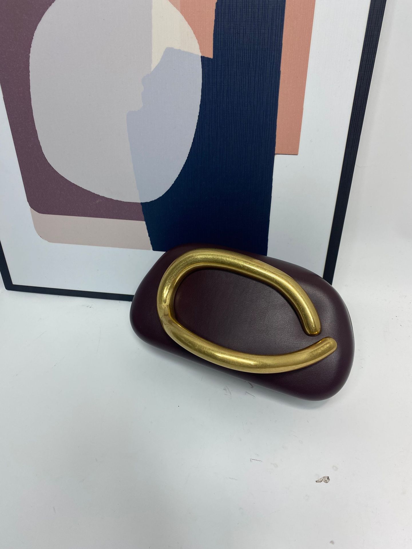 Big Gold Metal Closure Clutch  - Interior Design Gold recension och pris